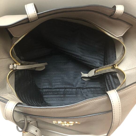 Prada Vitello Daino Tote - Picture 6 of 8
